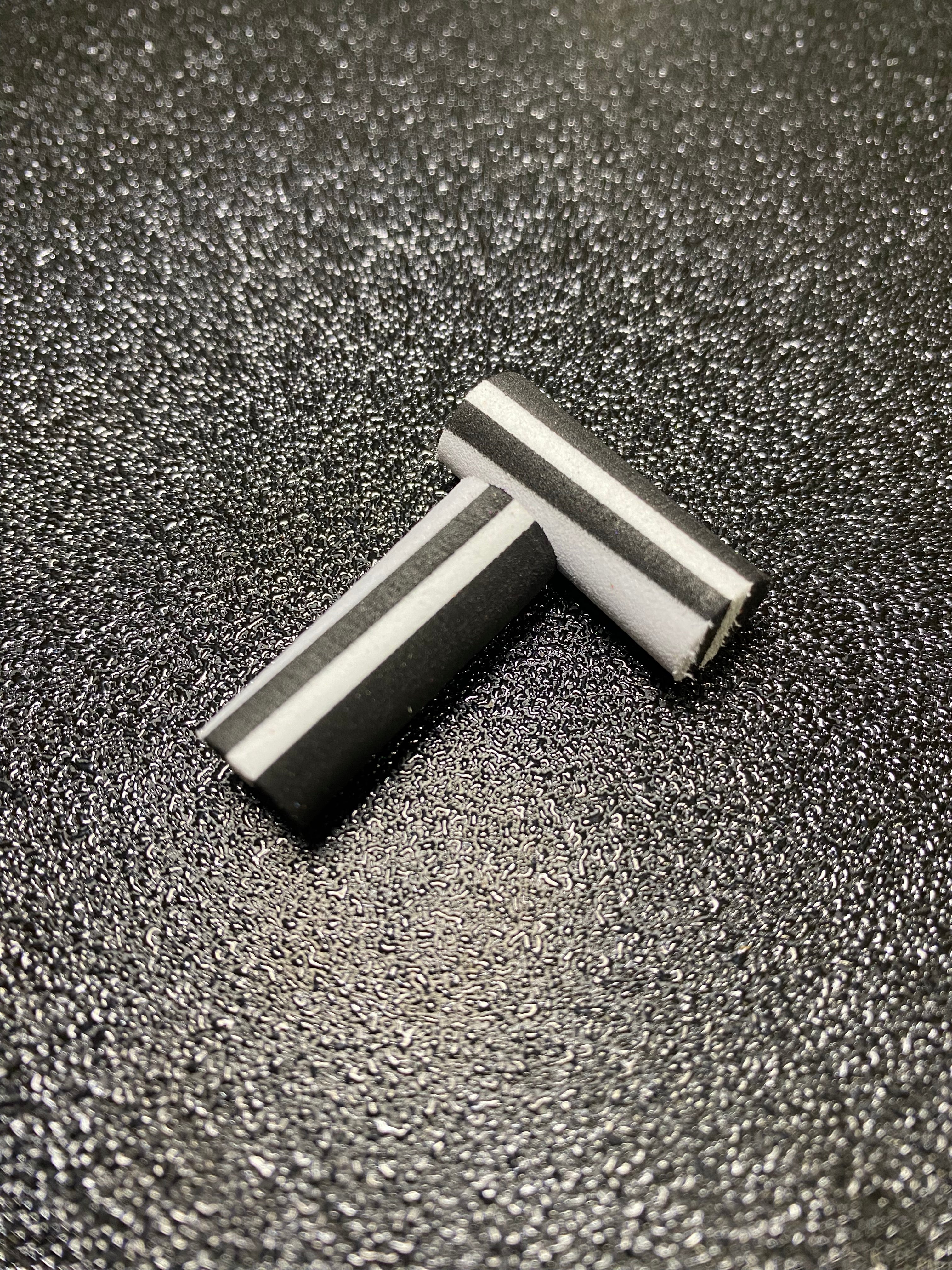 Mousse zig 10mm blanc noir x2